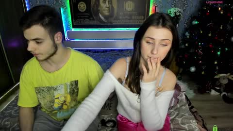 Snapshot of vikki_and_george chatting on 01/20/25, 09:22 vikki and george online show from 01/20/25, 09:22