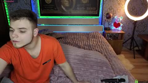 Snapshot of vikki_and_george chatting on 03/12/25, 10:07 vikki and george online show from 03/12/25, 10:07