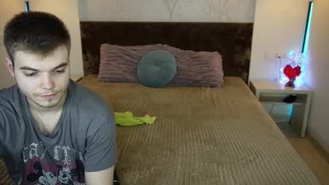 Snapshot of vikki_and_george chatting on 10/13/25, 09:48 vikki and george online show from 10/13/25, 09:48