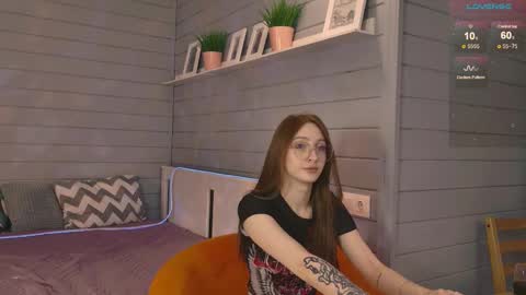 Snapshot of vikki_wye chatting on 09/26/25, 05:33 Viki online show from 09/26/25, 05:33
