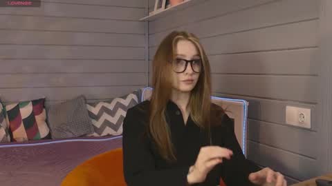 Snapshot of vikki_wye chatting on 10/15/25, 06:46 Viki online show from 10/15/25, 06:46