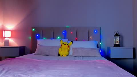 Snapshot of vikkilustfull chatting on 12/18/24, 07:36 VIKKI online show from 12/18/24, 07:36