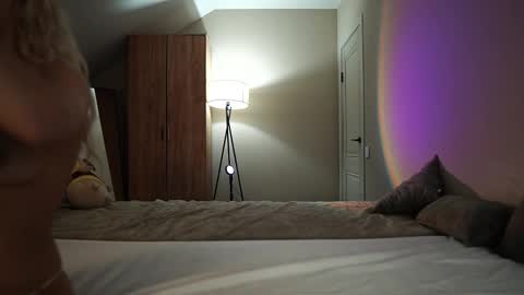 Snapshot of vikkilustfull chatting on 10/13/25, 10:48 VIKKI online show from 10/13/25, 10:48