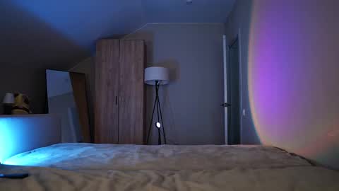 Snapshot of vikkilustfull chatting on 11/19/25, 12:16 VIKKI online show from 11/19/25, 12:16