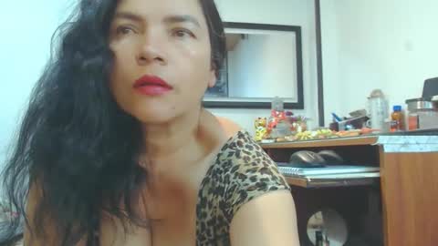 VIKKKTORIAAA online show from 10/06/25, 05:05