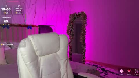 Vikky online show from 12/23/25, 01:14