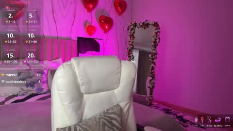 Vikky online show from 03/10/26, 01:32