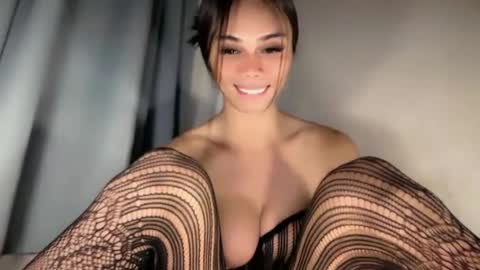 Snapshot of vikkylustfull chatting on 06/22/26, 03:25 vikkylustfull online show from 06/22/26, 03:25