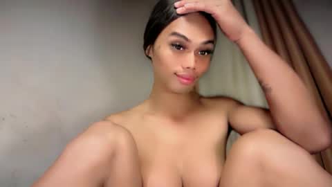 Snapshot of vikkylustfull chatting on 06/25/26, 09:19 vikkylustfull online show from 06/25/26, 09:19
