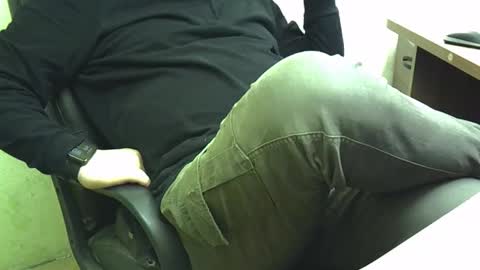 Snapshot of viknik16cm chatting on 11/12/25, 05:30 viknik16cm online show from 11/12/25, 05:30