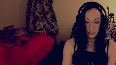 vikskikat online show from 12/14/24, 01:06