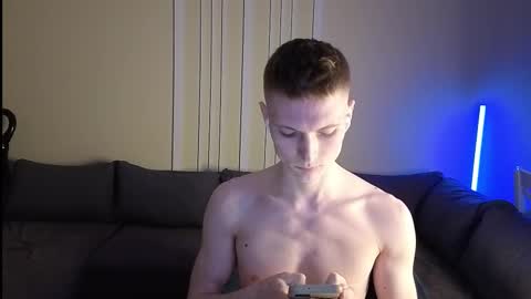 Max online show from 03/01/26, 04:20