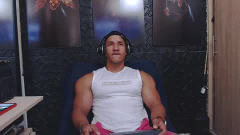Snapshot of viktorherrera chatting on 05/22/26, 03:39 Viktor Herrera online show from 05/22/26, 03:39