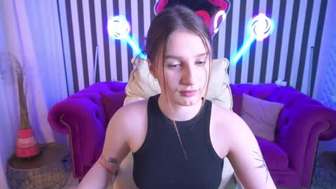 Snapshot of vikviklove chatting on 04/20/26, 11:13 VikVikLove online show from 04/20/26, 11:13