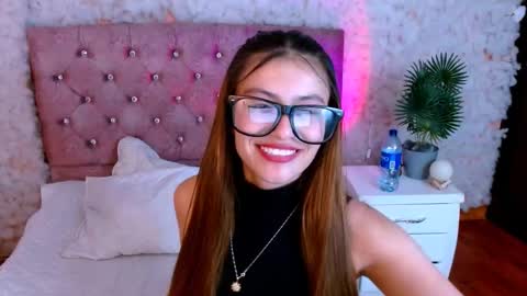 viky_evanss online show from 02/05/26, 06:12