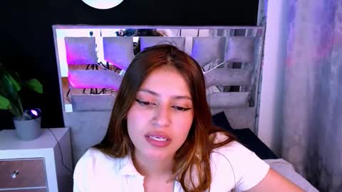 viky_evanss online show from 04/17/26, 11:08