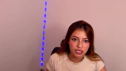 viky_evanss online show from 05/19/26, 07:42