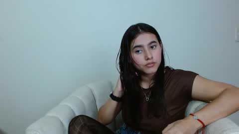 Snapshot of vikysexy28 chatting on 03/06/25, 10:26 vikysexy28 online show from 03/06/25, 10:26