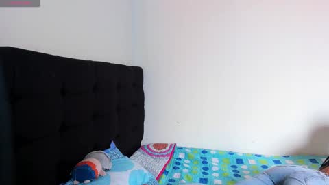 Snapshot of vinaly_y chatting on 10/23/25, 07:01 Vinaly online show from 10/23/25, 07:01