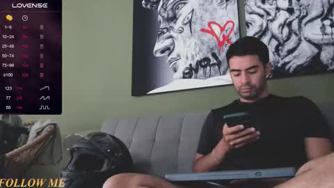 Snapshot of vince_colin chatting on 02/18/26, 12:12 VINCE online show from 02/18/26, 12:12