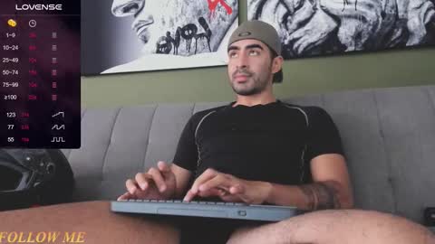 Snapshot of vince_colin chatting on 02/19/26, 02:02 VINCE online show from 02/19/26, 02:02