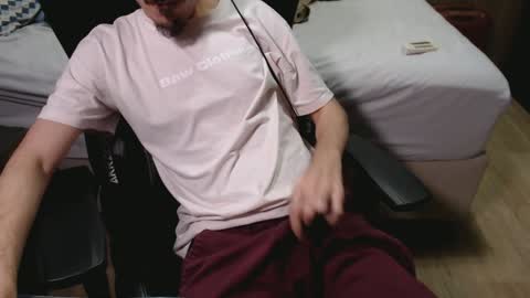 Snapshot of vincebruv chatting on 02/06/25, 12:22 Vince Bruv online show from 02/06/25, 12:22