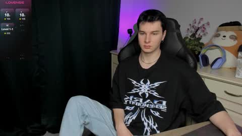 Vincent Strong online show from 12/15/25, 08:18