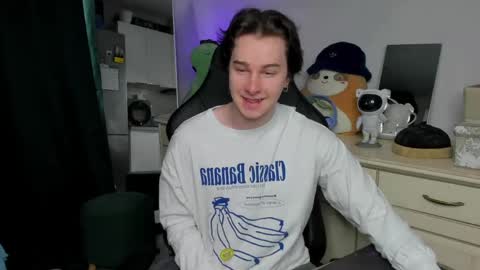 Vincent Strong online show from 05/01/26, 03:44