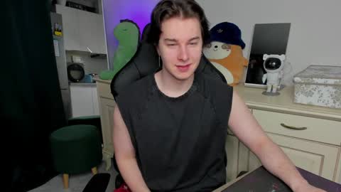 Vincent Strong online show from 05/03/26, 03:23