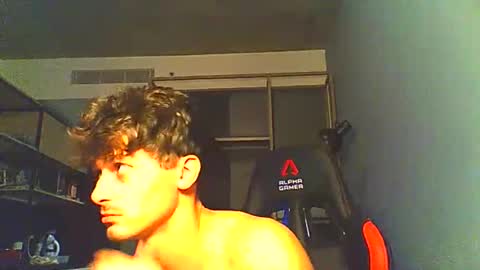 Snapshot of vincentprice69 chatting on 10/30/25, 05:35 vincentprice69 online show from 10/30/25, 05:35