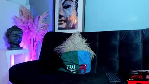 Vincent Sartori online show from 10/31/25, 01:17