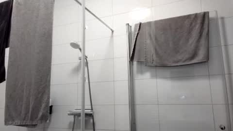 Snapshot of vinceplayer1992 chatting on 11/27/25, 12:29 Loved online show from 11/27/25, 12:29