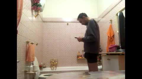 Snapshot of vinmin90 chatting on 02/06/25, 02:48 Zenith online show from 02/06/25, 02:48