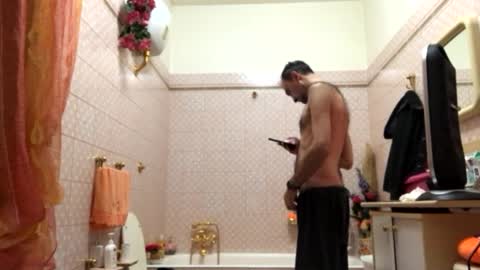 Snapshot of vinmin90 chatting on 10/08/25, 11:19 Zenith online show from 10/08/25, 11:19