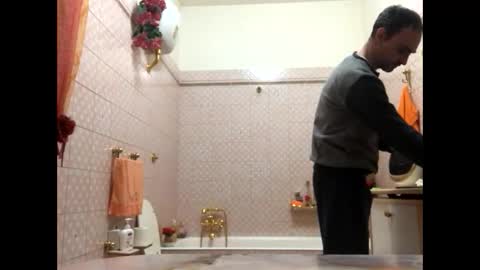 Snapshot of vinmin90 chatting on 10/28/25, 10:01 Zenith online show from 10/28/25, 10:01