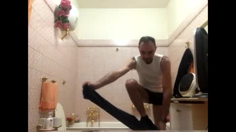 Snapshot of vinmin90 chatting on 11/11/25, 12:16 Zenith online show from 11/11/25, 12:16