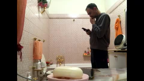 Snapshot of vinmin90 chatting on 11/25/25, 09:59 Zenith online show from 11/25/25, 09:59