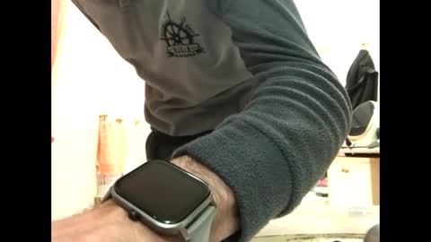 Snapshot of vinmin90 chatting on 12/03/25, 02:59 Zenith online show from 12/03/25, 02:59