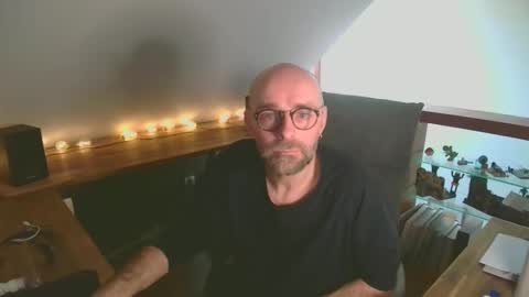 Snapshot of vins7451 chatting on 01/29/25, 12:24 vins online show from 01/29/25, 12:24