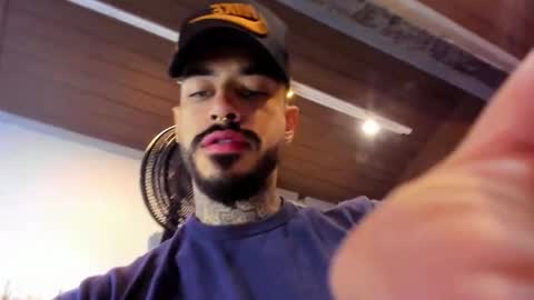 ---Vinzen--- online show from 10/28/25, 03:43