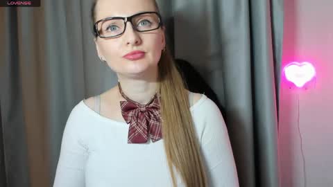 Funny  girl online show from 04/30/26, 08:04