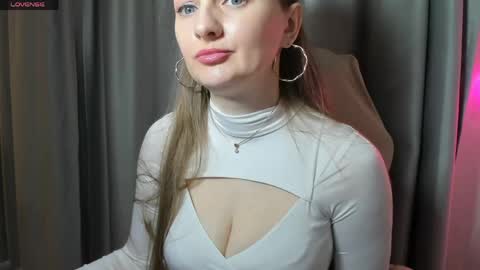 Funny  girl online show from 05/05/26, 07:27