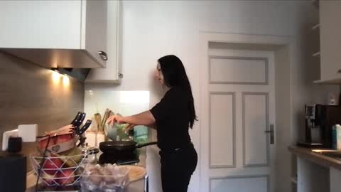 Snapshot of viola_beck chatting on 11/04/25, 12:04 Vio online show from 11/04/25, 12:04