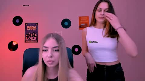viola_sweet_ online show from 05/14/26, 10:00