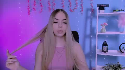 viola_sweet_ online show from 06/15/26, 08:16