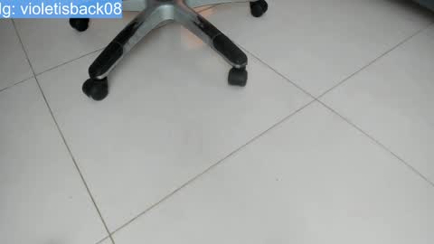 Snapshot of violeet_ds chatting on 09/20/25, 08:21 Violet online show from 09/20/25, 08:21