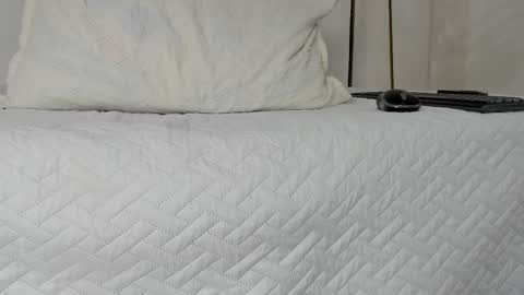 Snapshot of violeet_gray chatting on 02/14/25, 05:57 violeet_gray online show from 02/14/25, 05:57