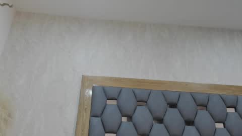 Snapshot of violeet_gray chatting on 02/26/25, 06:15 violeet_gray online show from 02/26/25, 06:15