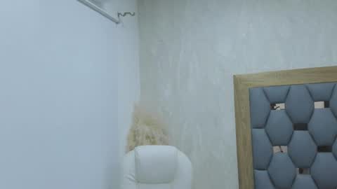 Snapshot of violeet_gray chatting on 02/26/25, 12:25 violeet_gray online show from 02/26/25, 12:25