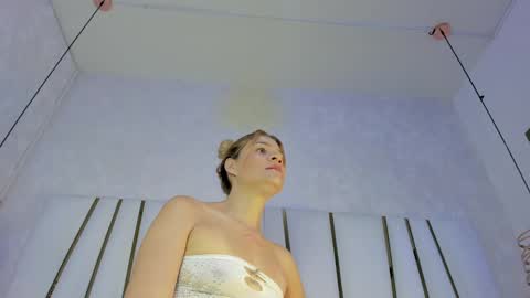 Snapshot of violeet_gray chatting on 09/10/25, 11:54 violeet_gray online show from 09/10/25, 11:54